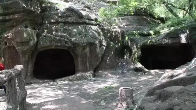这里有个仙人洞，洞内一日，世间数百年