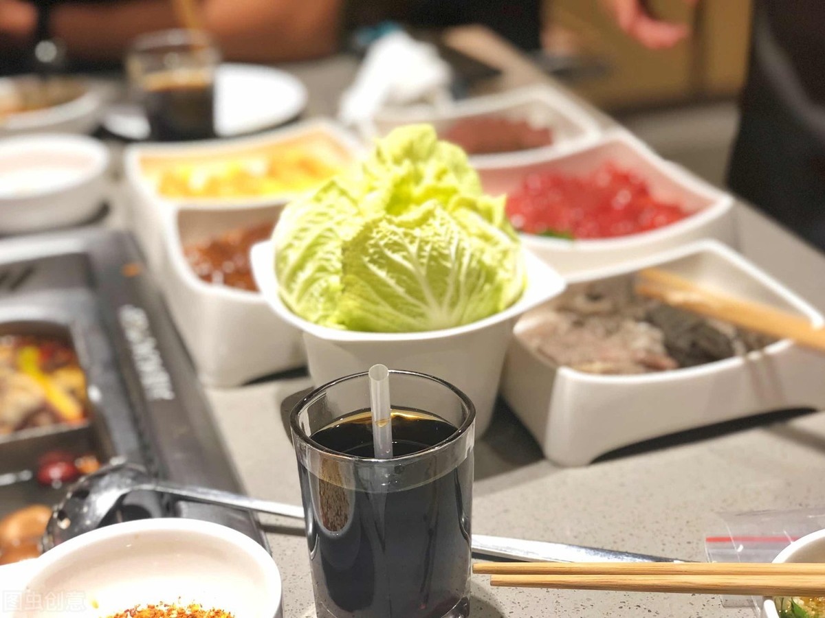 开一家海底捞火锅店需要多少钱？可能一分钱都不需要花