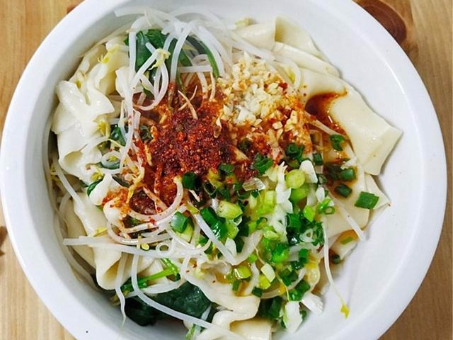 油潑面做法步驟,油潑面做法步驟視頻
