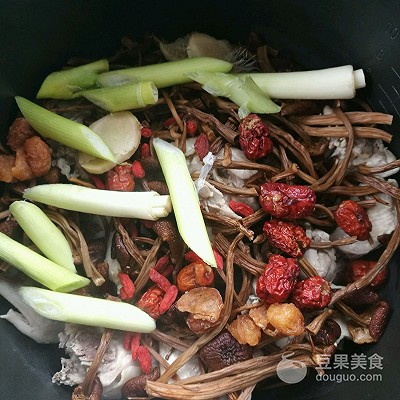 茶树菇炖鸡汤的做法,茶树菇炖鸡汤的做法大全