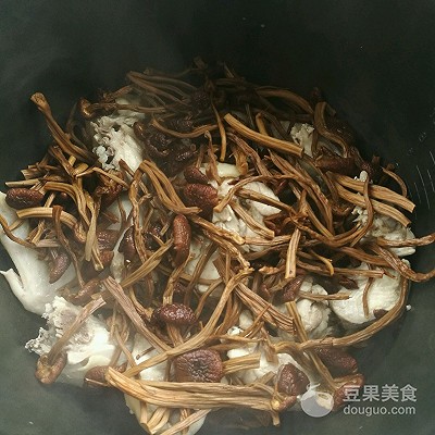 茶树菇炖鸡汤的做法,茶树菇炖鸡汤的做法大全