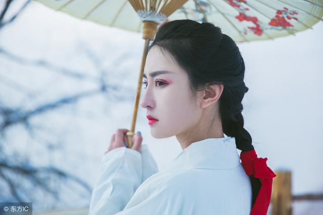 小说：重生后，她再给皇上唱前世小曲，惹皇上追求，她：你不配