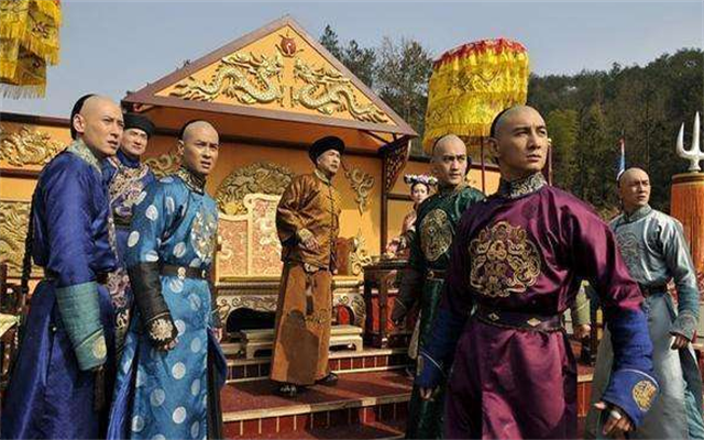 康熙最长寿儿子：手握重兵却未参与九子夺嫡，70岁时乾隆仍重用他