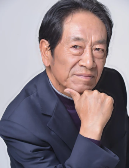 与王奎荣相差37岁的爱情，婚后生一对儿女，饶芯语现在后悔了吗？
