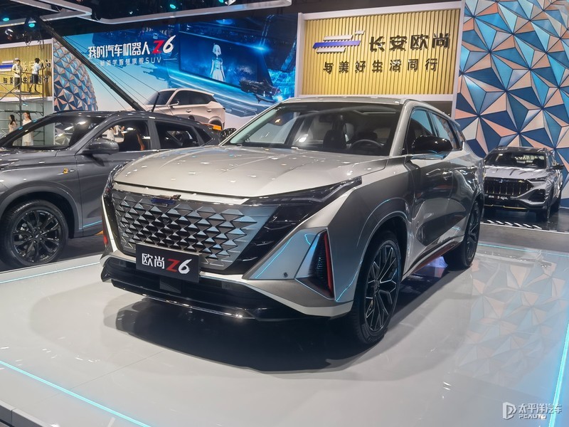 挑花眼！UNI-V 2.0T、新福克斯...20款新车齐亮相！个个都是好家伙