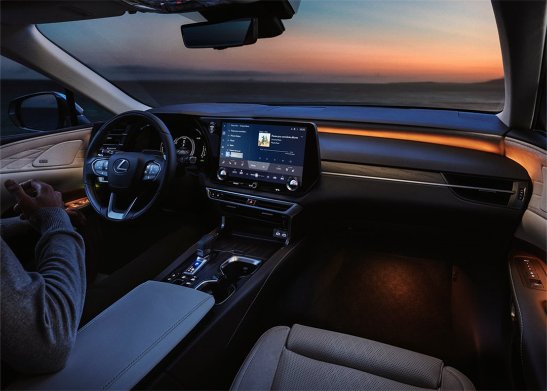 丰田“放大招”！旗下3款豪华车齐换代，继续发展油车能热销？