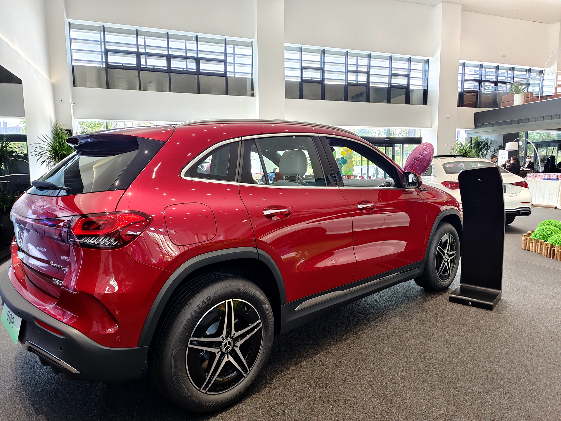 续航537km 解读奔驰EQA四驱版 售价36.58万元值得买吗？