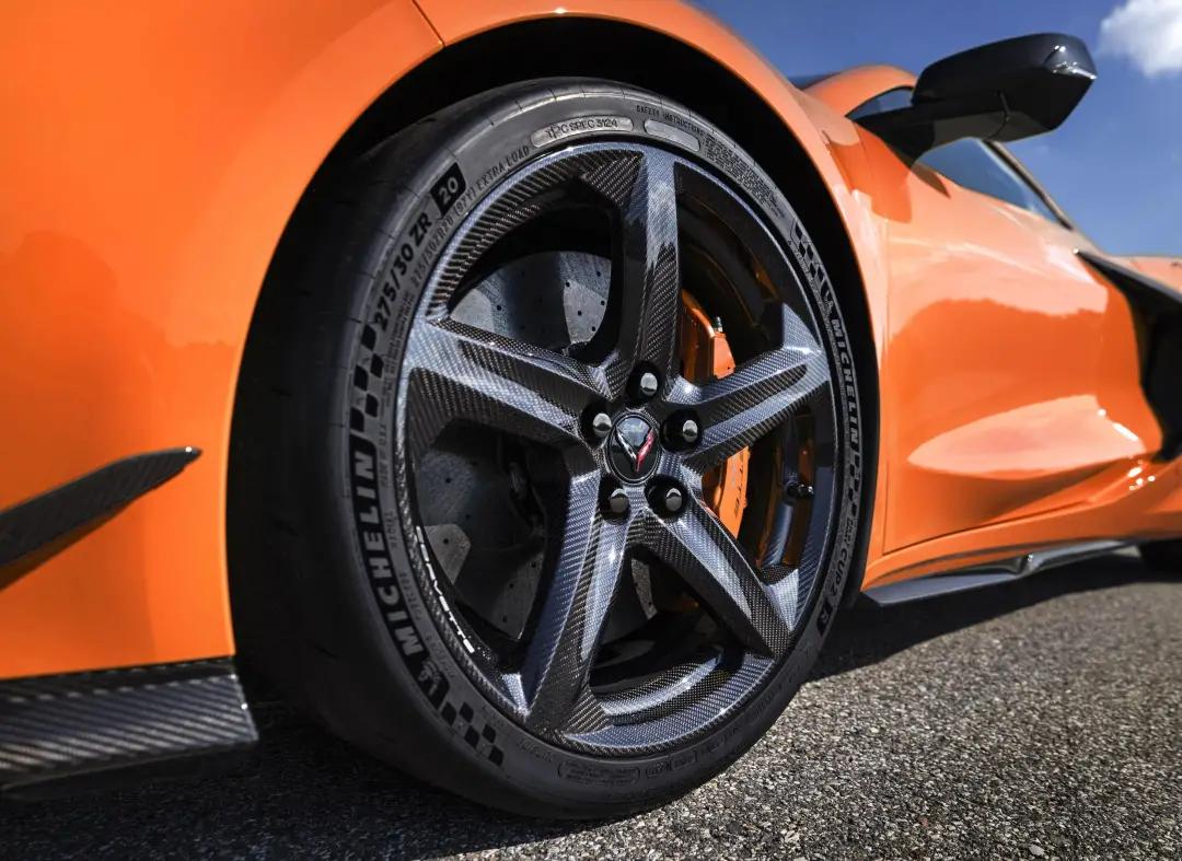 这款美国跑车售价比C63便宜，速度却比法拉利和兰博基尼快