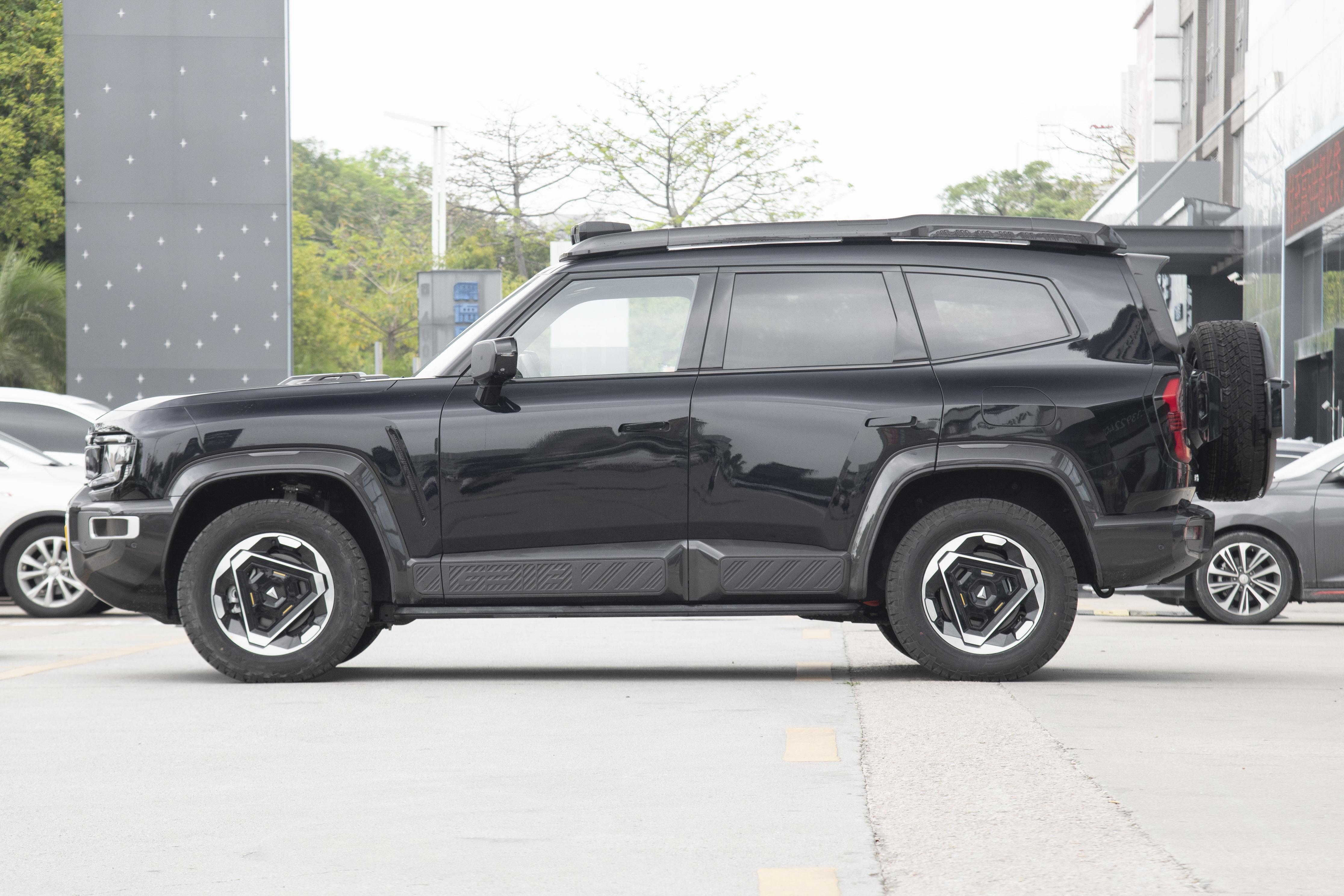 20万左右买越野SUV，选深蓝G318四驱秘境版还是比亚迪唐L DM？