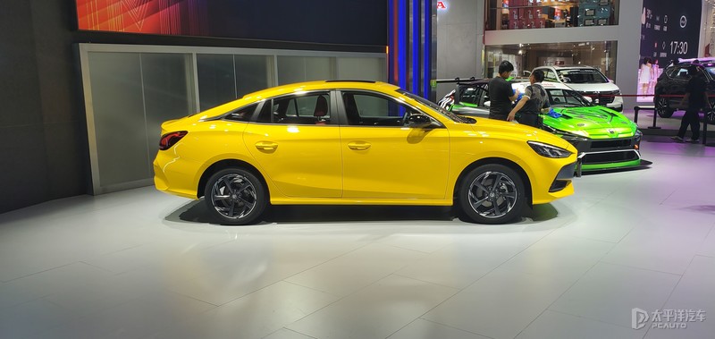 挑花眼！UNI-V 2.0T、新福克斯...20款新车齐亮相！个个都是好家伙