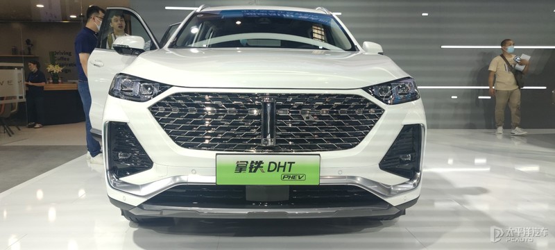 挑花眼！UNI-V 2.0T、新福克斯...20款新车齐亮相！个个都是好家伙