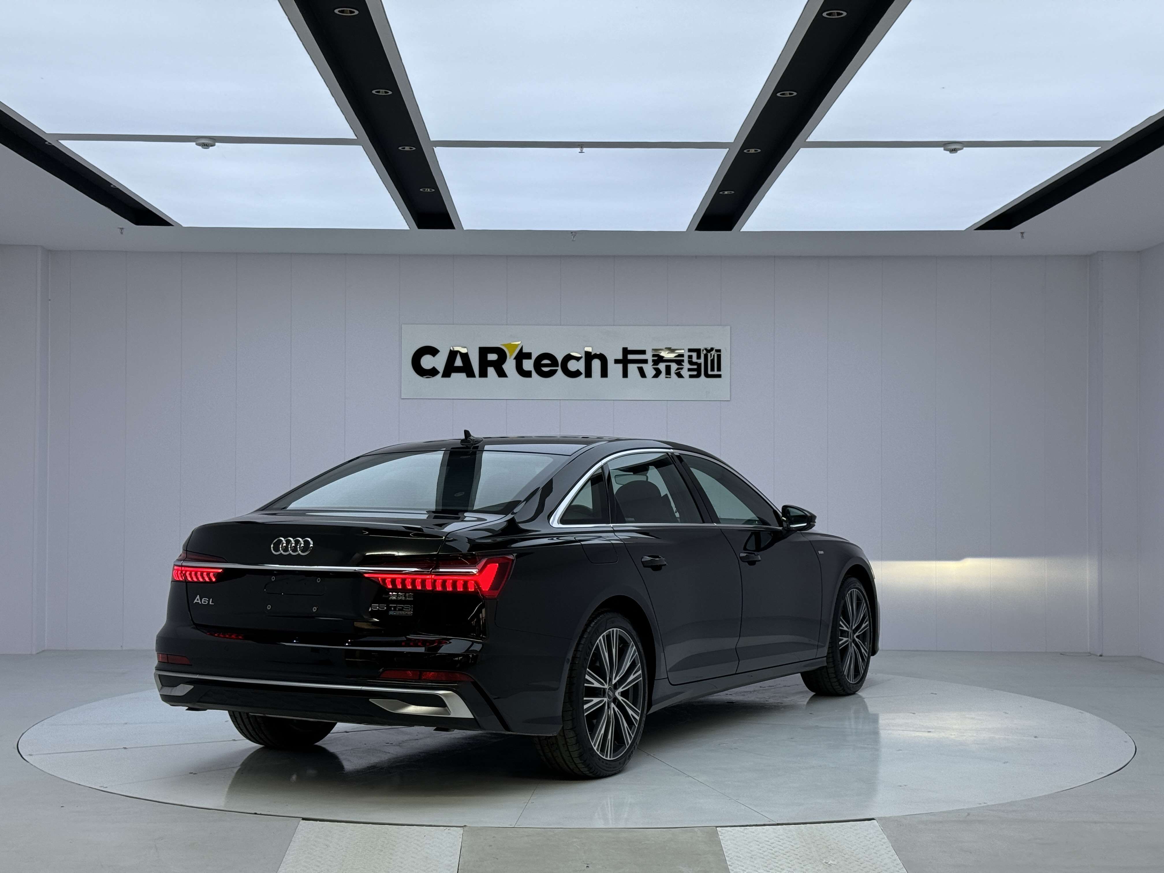 准新奥迪A6L，尊享动感，一手车况仅售43.8万