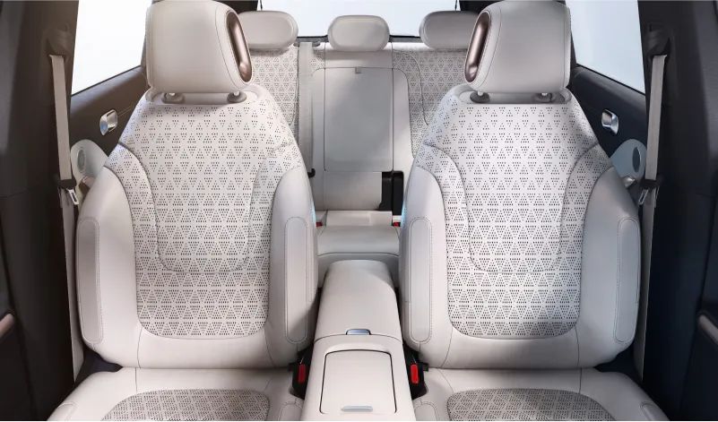 不到20万就能买奔驰电动车，续航还超500公里，值不值？