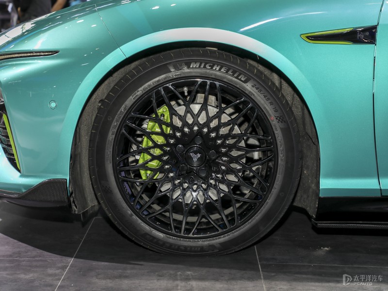 挑花眼！UNI-V 2.0T、新福克斯...20款新车齐亮相！个个都是好家伙