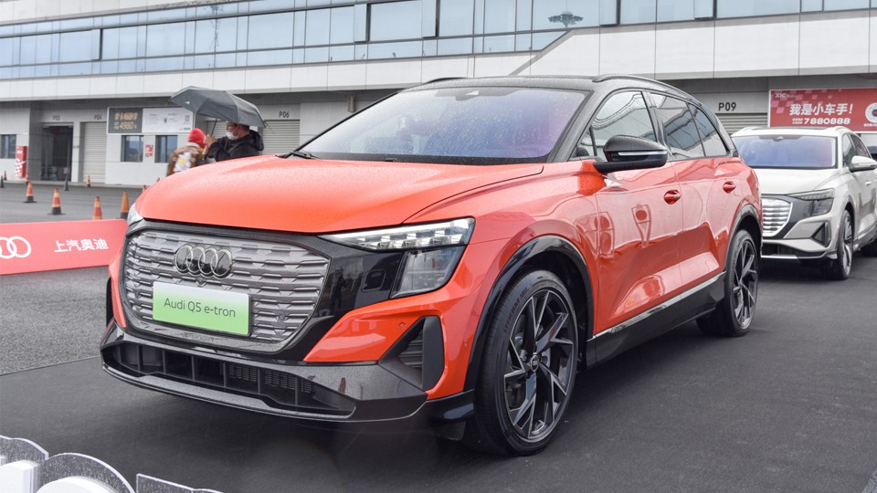 奥迪Q5搭载星耀套件尊贵版，50万购车享豪华体验