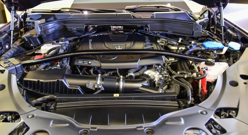 矛与盾的对决！玛莎拉蒂Grecale对比保时捷Macan