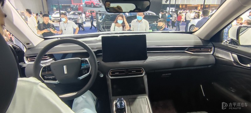 挑花眼！UNI-V 2.0T、新福克斯...20款新车齐亮相！个个都是好家伙