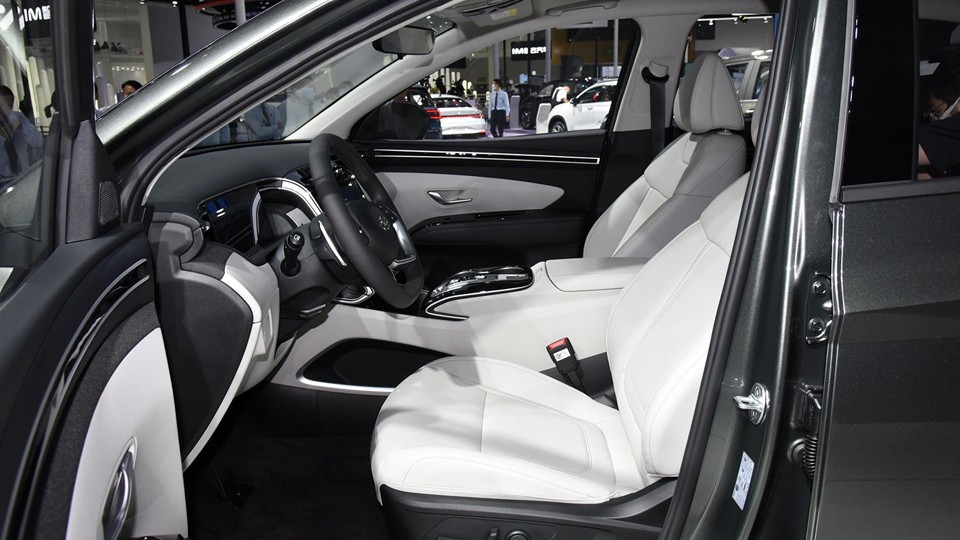 现代出了1款油耗不到6L的新SUV，它能和CR-V比吗？