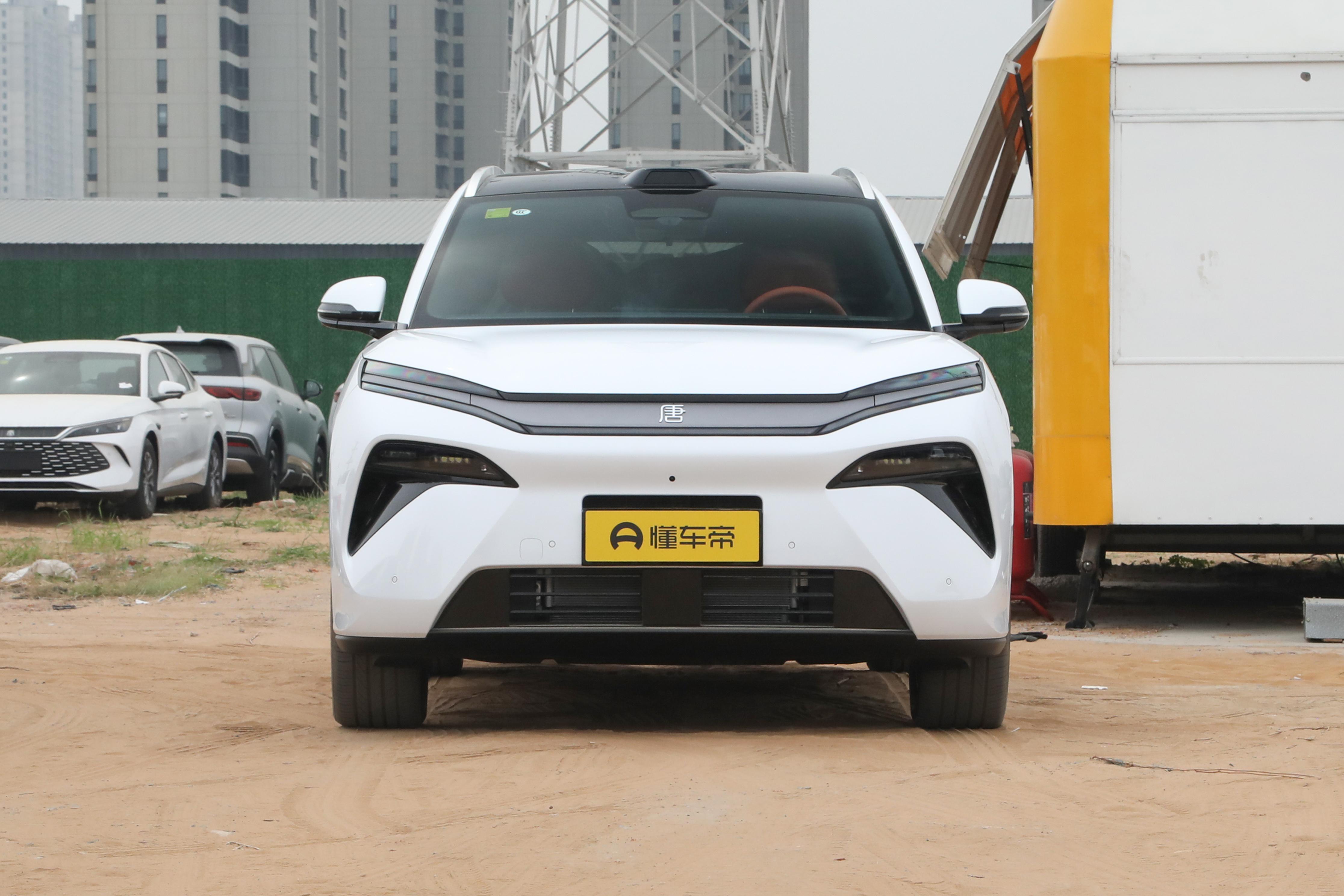 20万左右买越野SUV，选深蓝G318四驱秘境版还是比亚迪唐L DM？