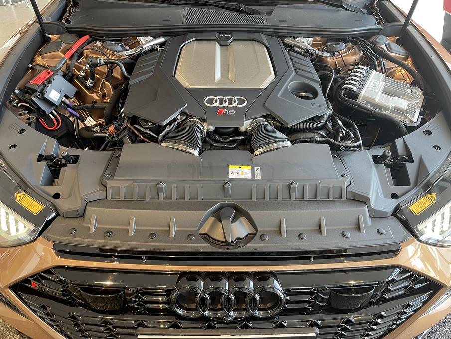 奥迪A6旅行车家族打通关，Avant、allroad、RS6分别适合什么人？