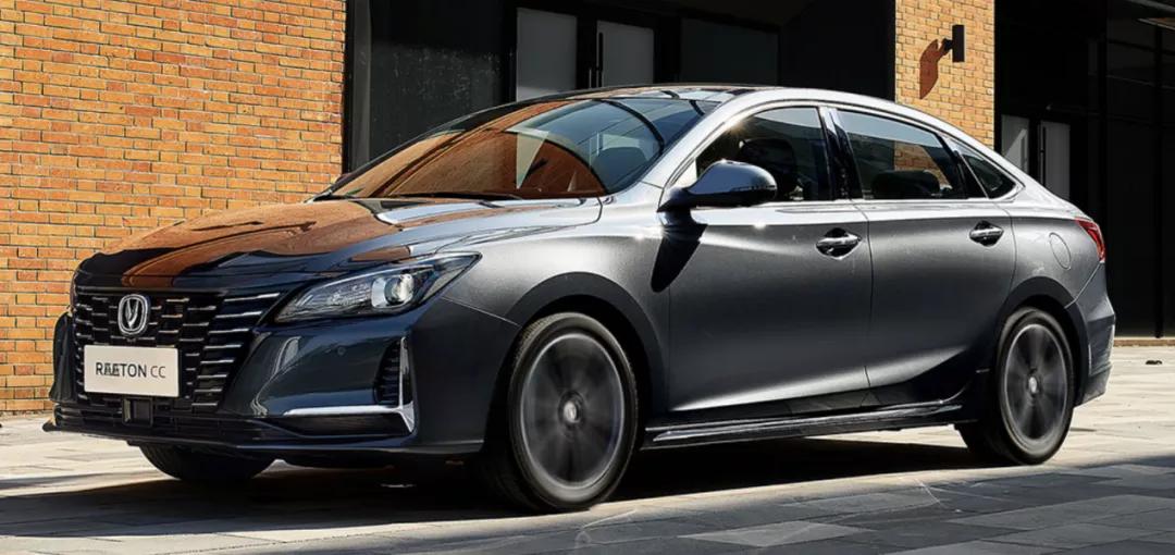 10万级的入门家轿PK，是选择国产精品还是销冠产品？