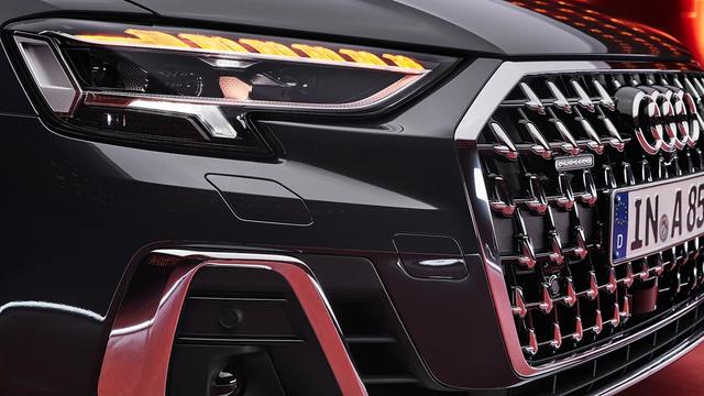 全新中期改款奥迪A8正式发布，换装全新外观设计，配备数字大灯