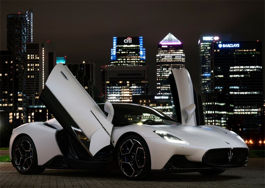 玛莎入门SUV用超跑引擎？性能豪华兼备！保时捷Macan：跟我斗？