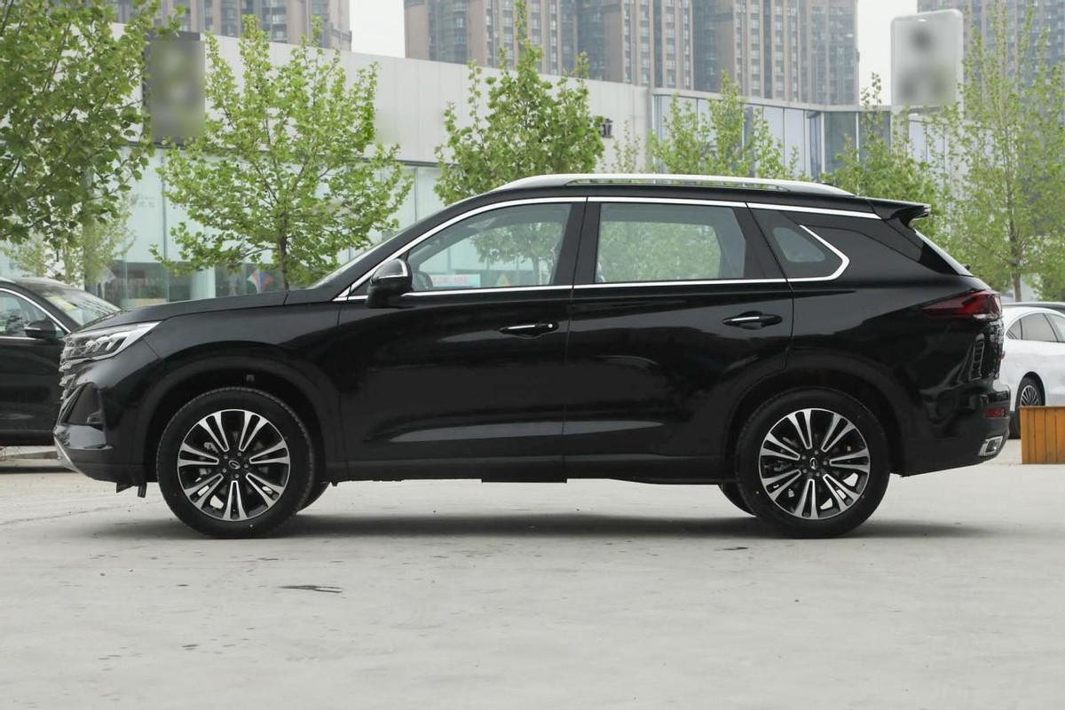 实拍2021款传祺gs5,中配卖14.68万,定位国产中型suv,为何停产