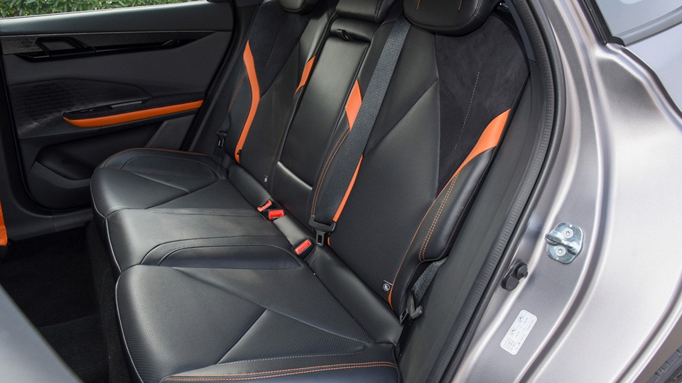 长安UNI-V配置对比本田，和思域的实际差价是3万？