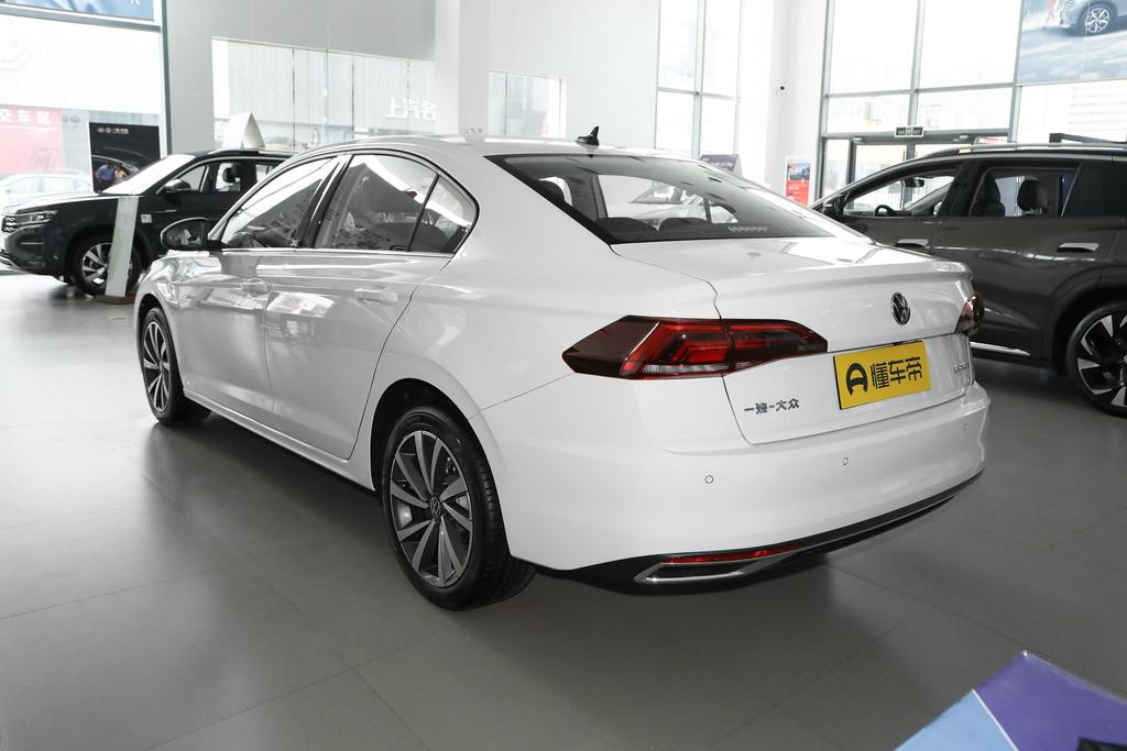 平民级家用紧凑轿车-宝来直降2.9万,一张身份证新车开回家