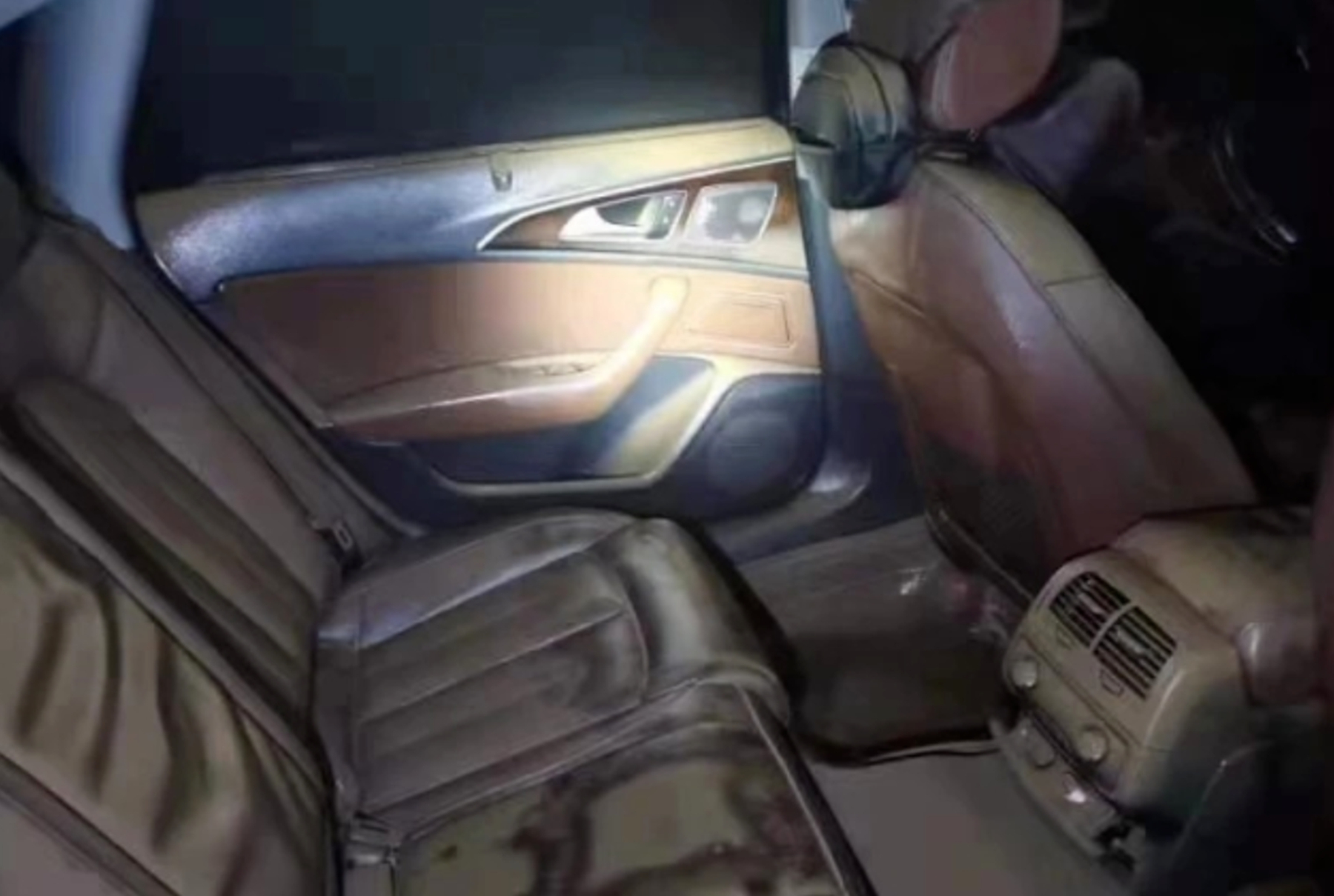 开修理厂的就是豪横,男子3万买15款奥迪a6l,郑州水淹车市场提车