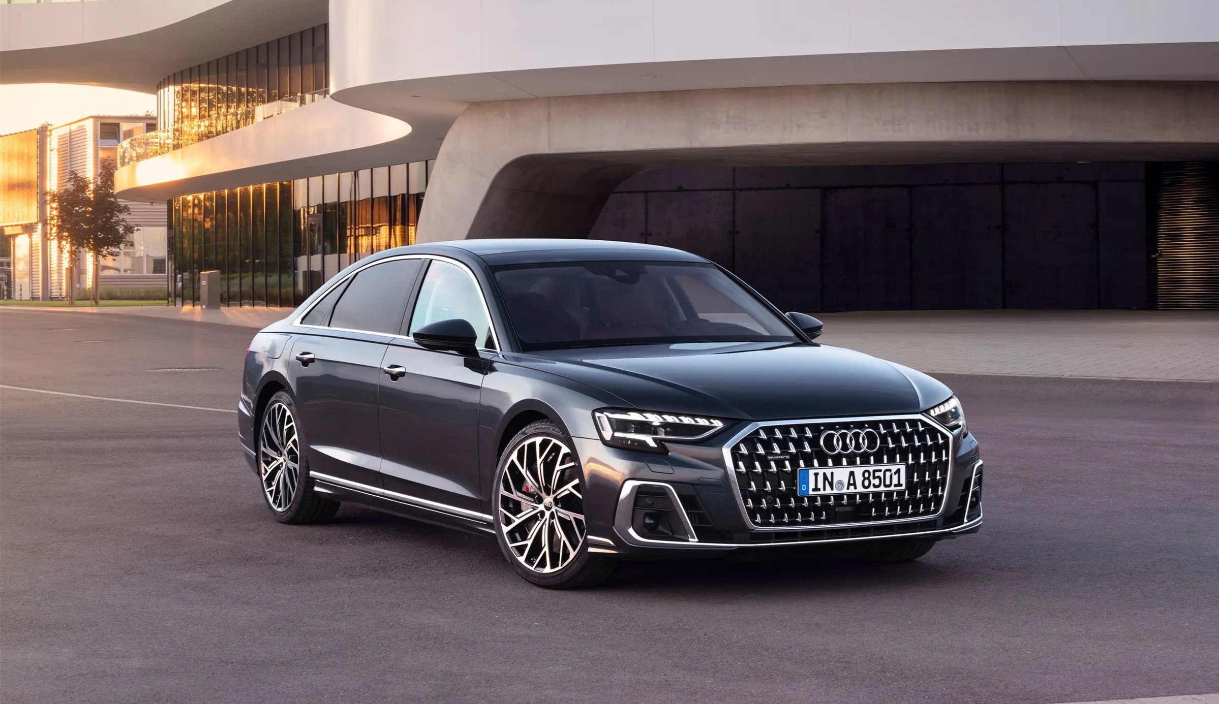 全新中期改款奥迪A8正式发布，换装全新外观设计，配备数字大灯