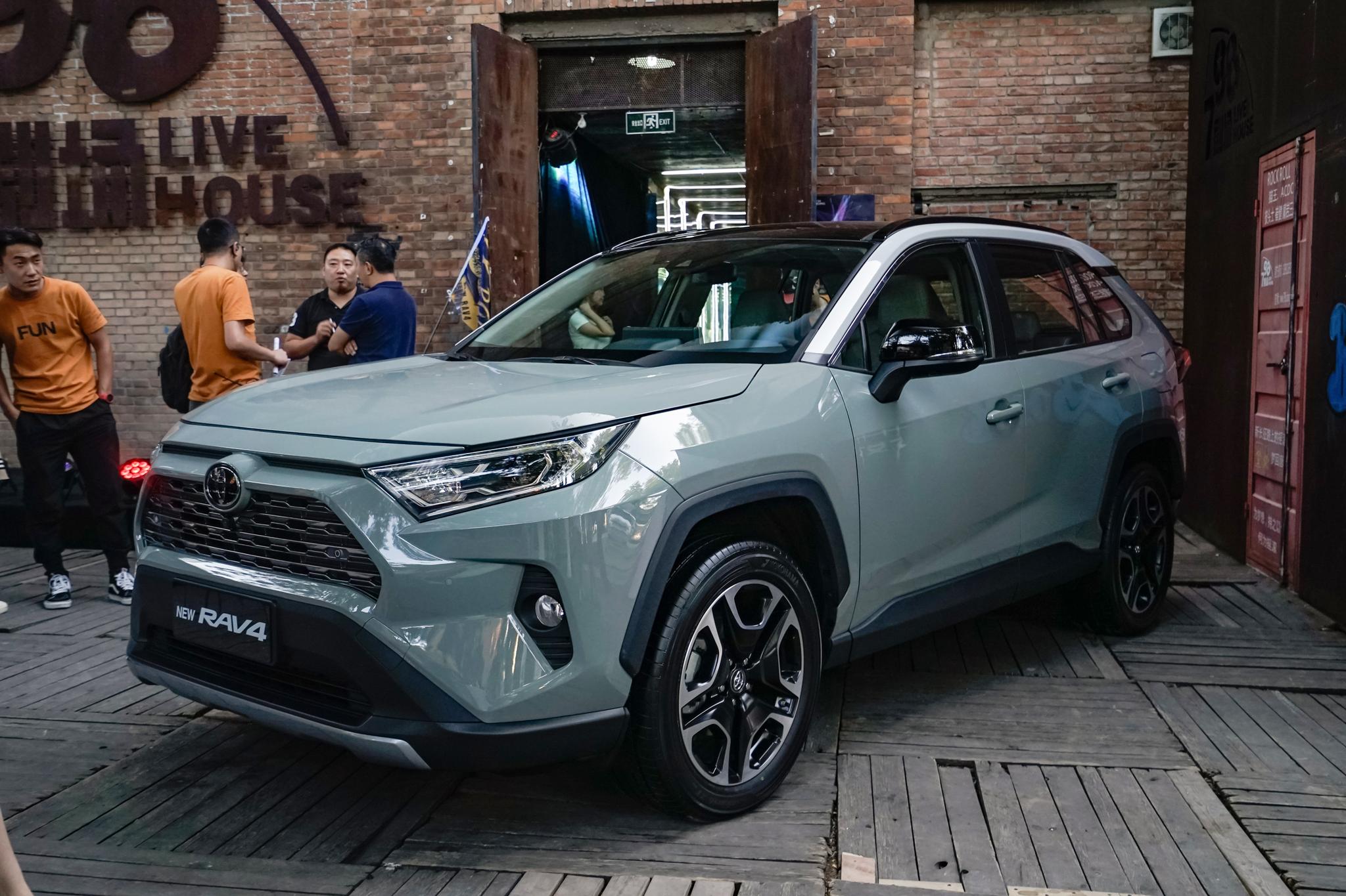 丰田RAV4的热度为何能够持续，到底使用了哪些核心技术？