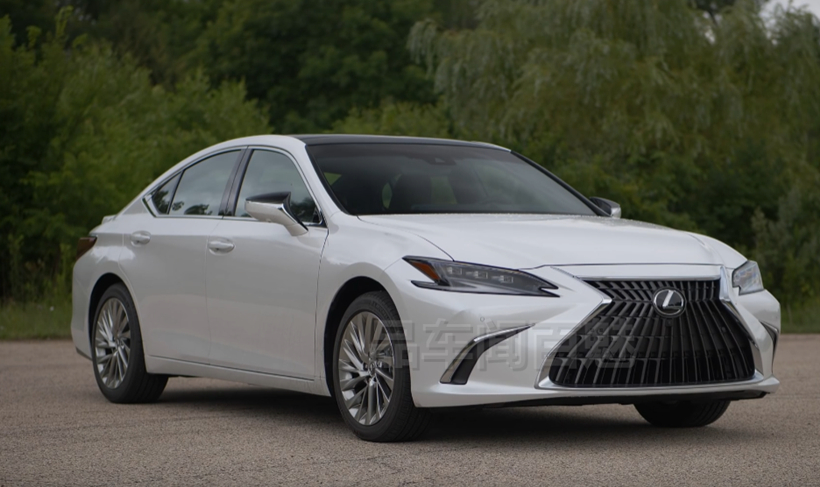 新款雷克萨斯ES实车，质感更高，触控大屏，油耗4.8L，BBA不香了