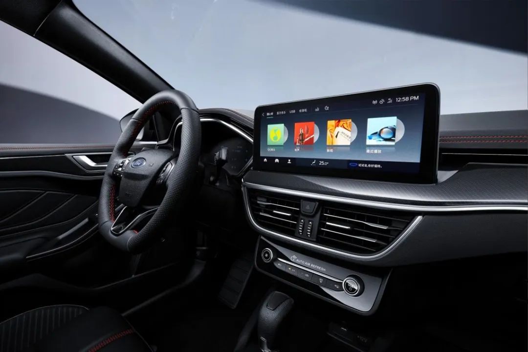 全新福克斯回归四缸1.5T+6AT，比思域、高尔夫更能打？