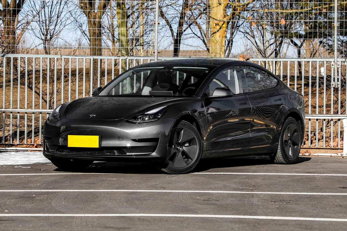 解析特斯拉Model 3，顶配3.3秒可破百，整体用车成本高不高？