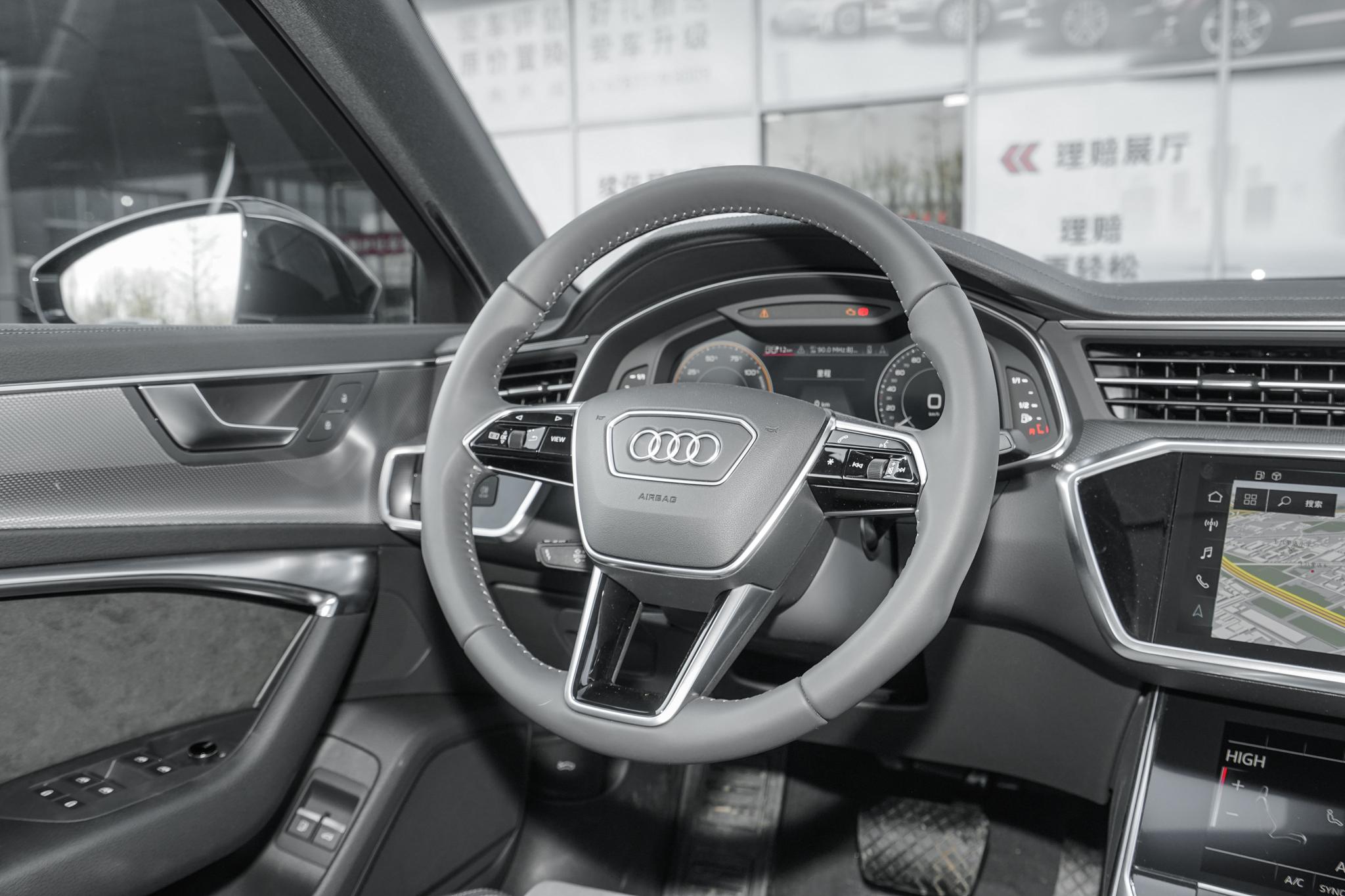豪华插电式混动车，百公里油耗2.1升，奥迪A6L PHEV怎么样？