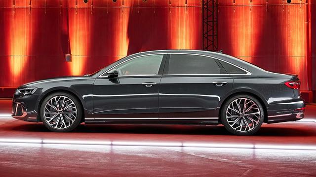 全新中期改款奥迪A8正式发布，换装全新外观设计，配备数字大灯