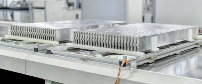 三电“一哥”比亚迪，德不配位还是实至名归？