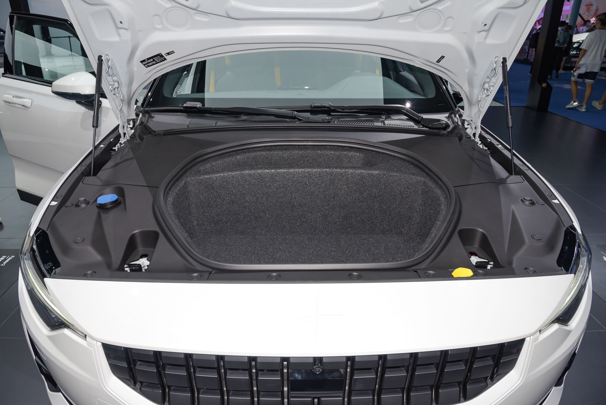 零百加速4.7秒，双电机+512km的长续航，Polestar2 值得入手吗？