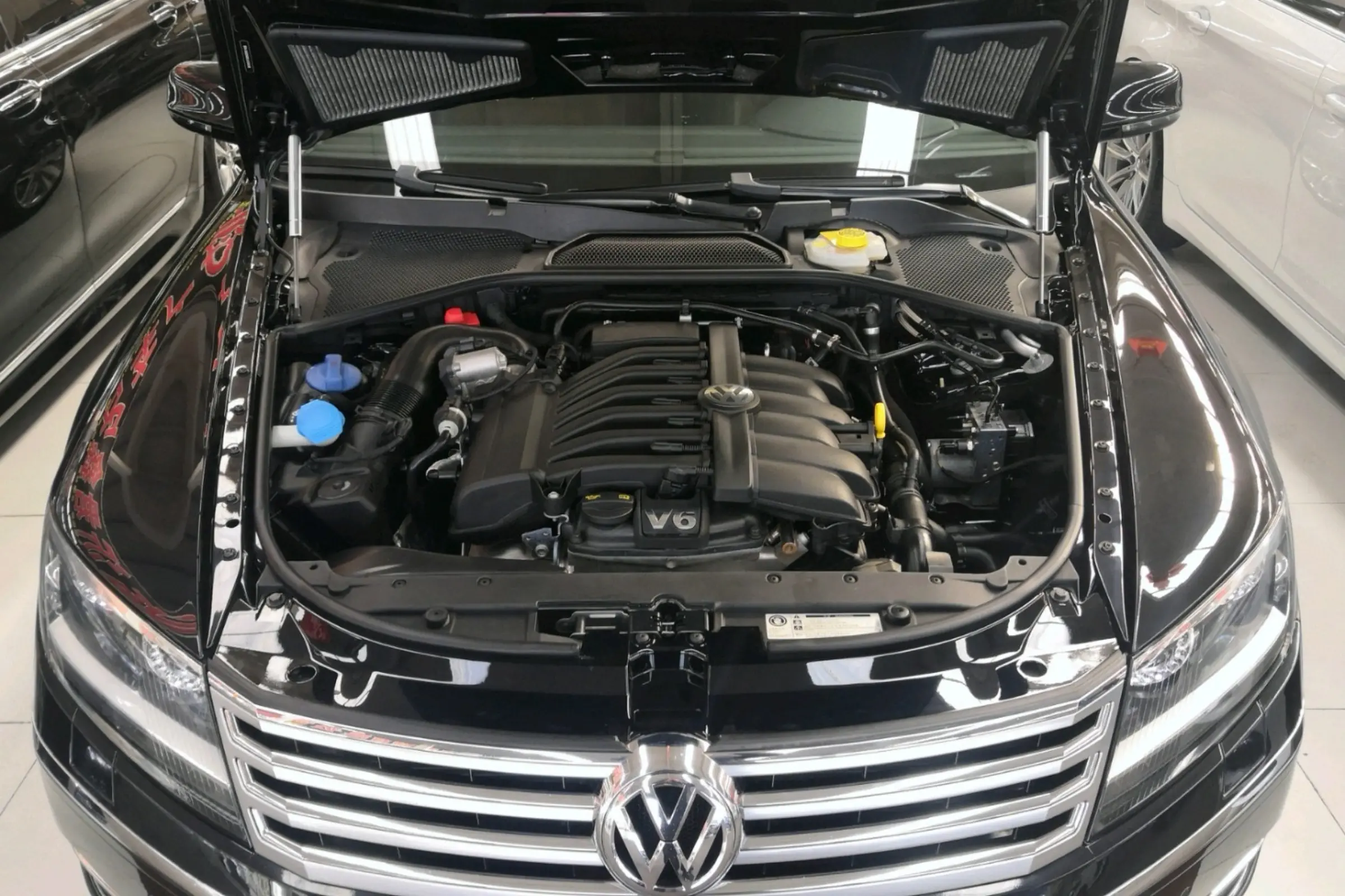V6自吸,空气悬挂电吸门,德国原装进口豪华旗舰,带你看大众辉腾