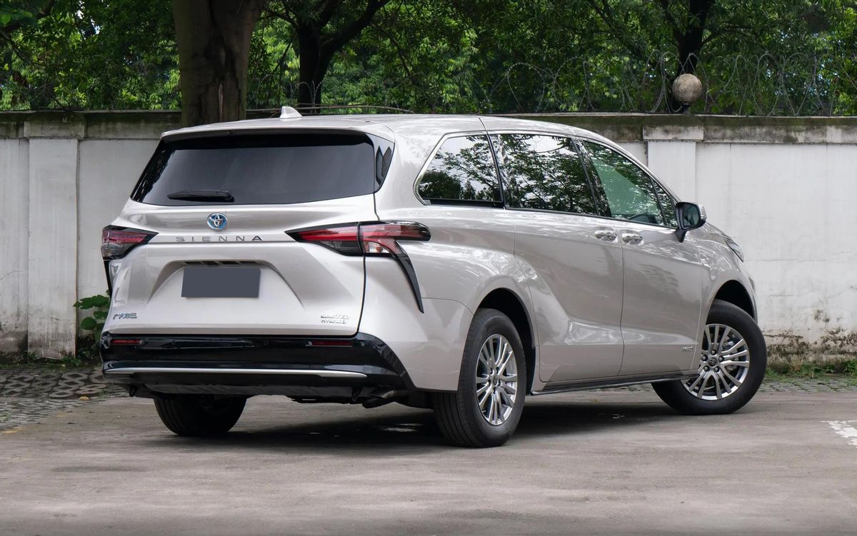 详解丰田赛那：家用7座MPV，销量走高，加价风波对它毫无影响？