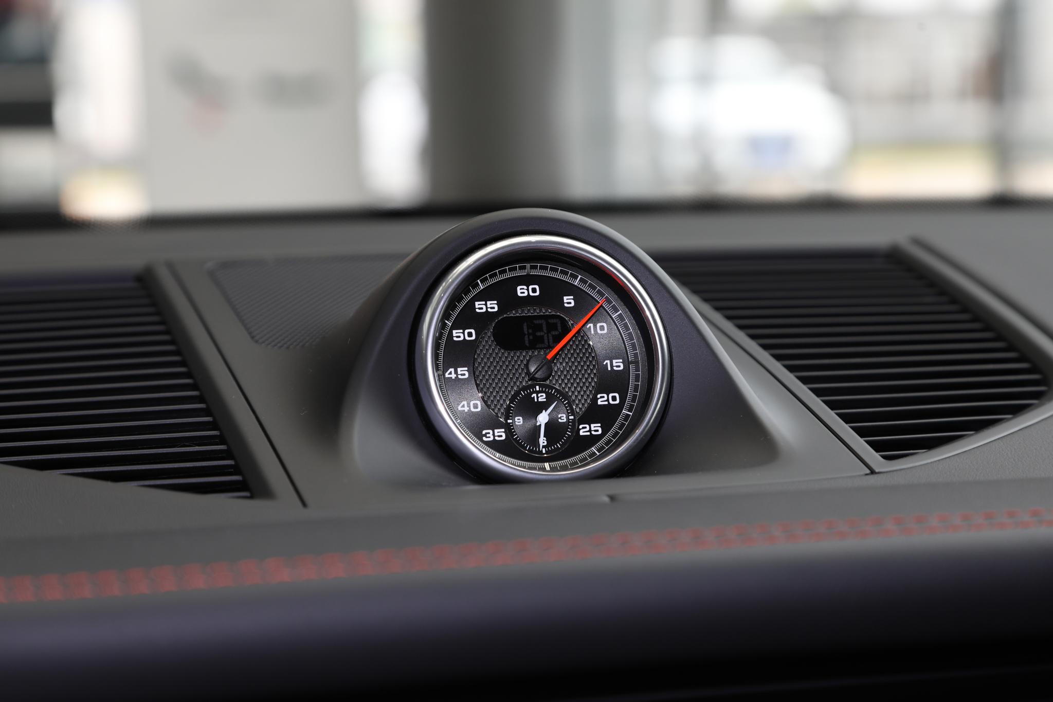 售价92.5万，2.9T+7DCT，有颜值有操控，实拍保时捷Macan Turbo