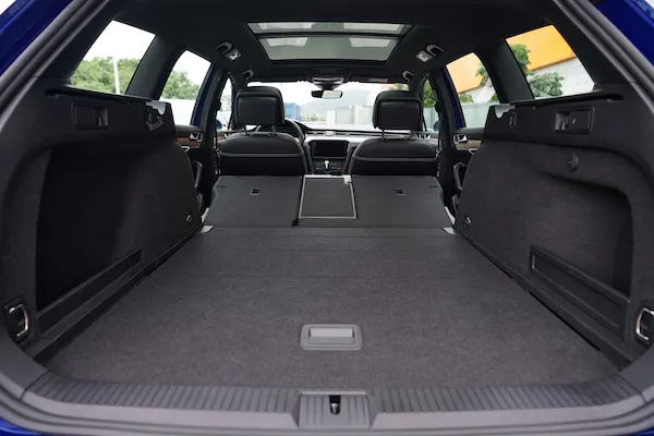 买迈腾、帕萨特不如买蔚揽，空间大、有格调，德国进口