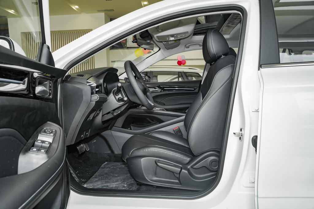 荣威Ei5热销中，欢迎到店垂询