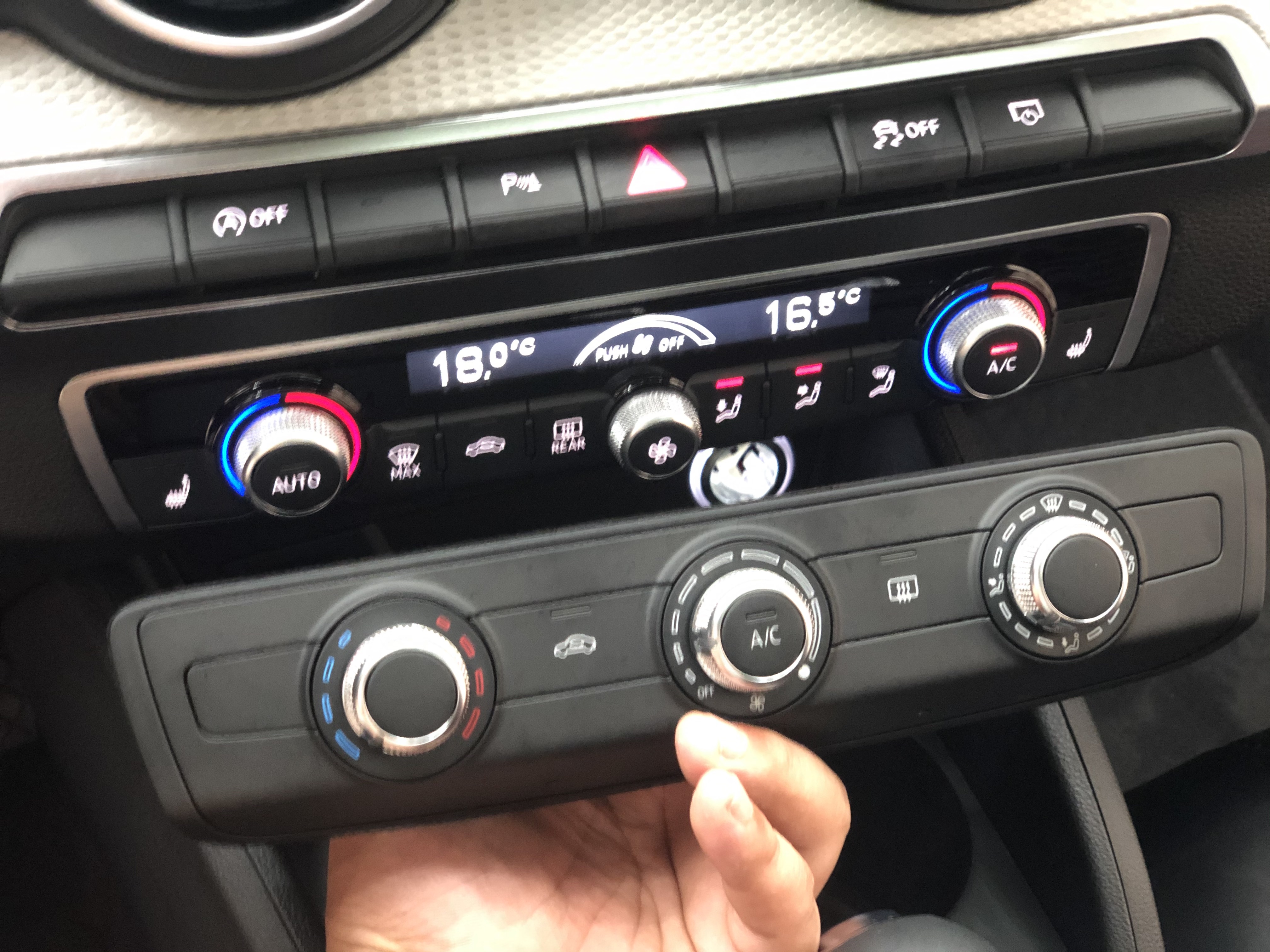 实用配置升级 奥迪q2l改原厂一键启动 舒适进入 空调面板 倒车影像