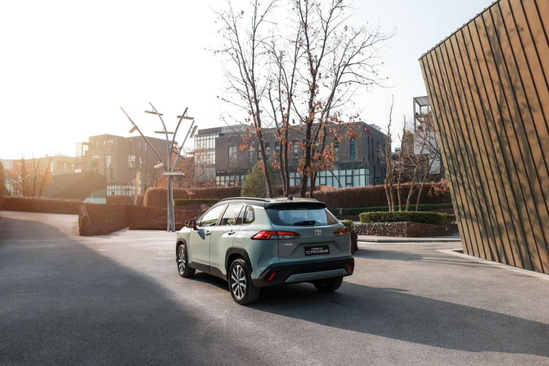 不论轿车还是SUV，你永远都可以相信卡罗拉