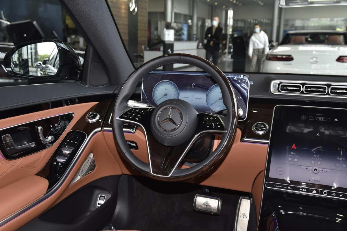 迈巴赫车的价格和图片（2022款迈巴赫S级，售价154.1万）-第19张图片