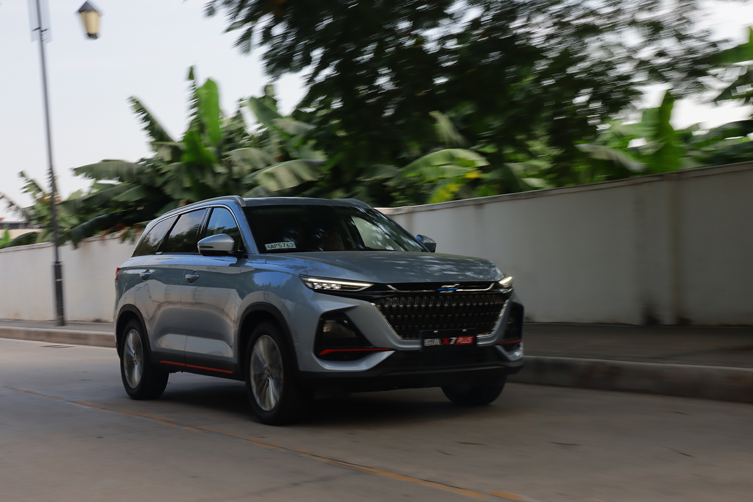 高智能大5座SUV 试驾长安欧尚X7 PLUS