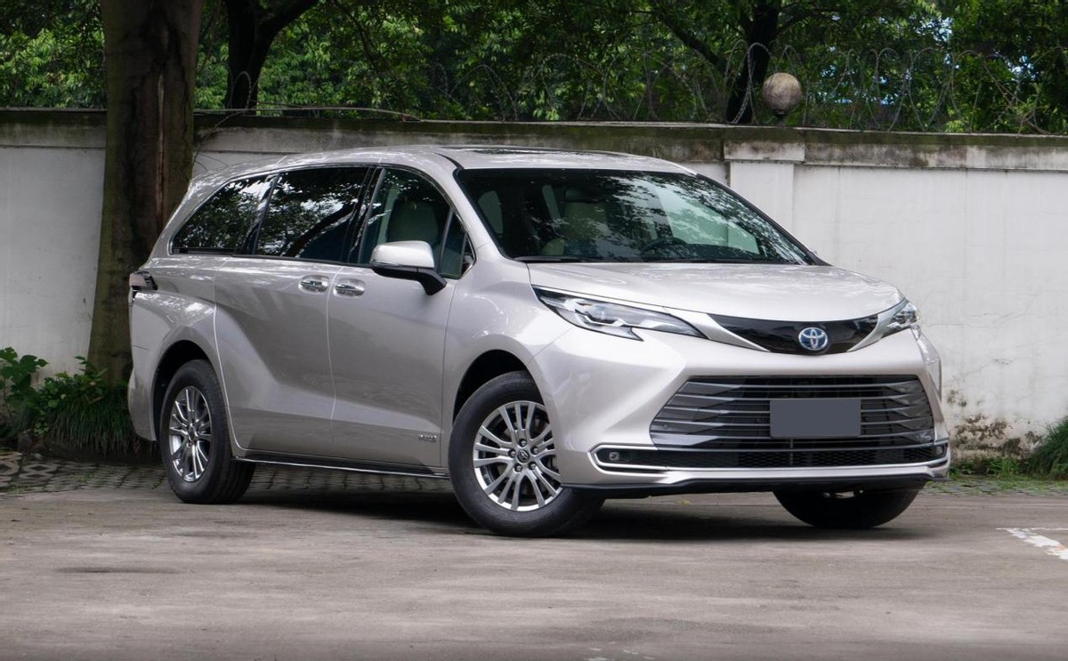 详解丰田赛那：家用7座MPV，销量走高，加价风波对它毫无影响？